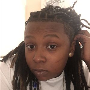 Meet your Posher, Mia